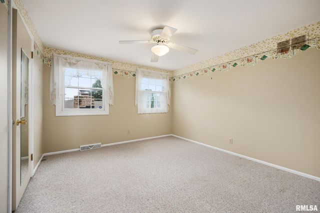1020 W KENSINGTON Drive, Peoria, IL 61614