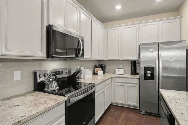 126 Bluestem Ct, Lebanon, TN 37090