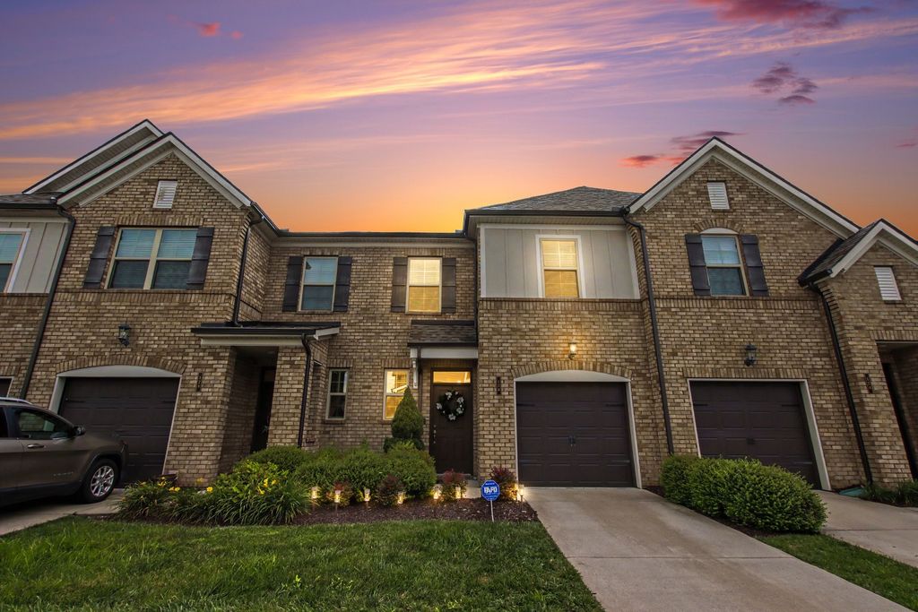 126 Bluestem Ct, Lebanon, TN 37090