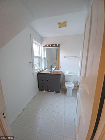 318 6th Street E, Northfield, MN 55057