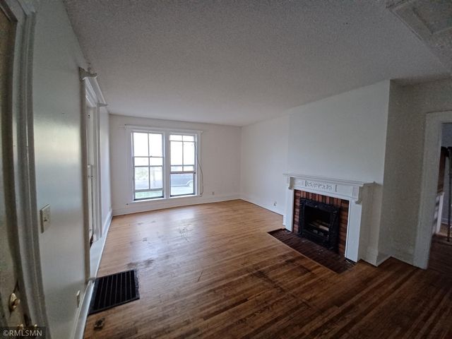 318 6th Street E, Northfield, MN 55057
