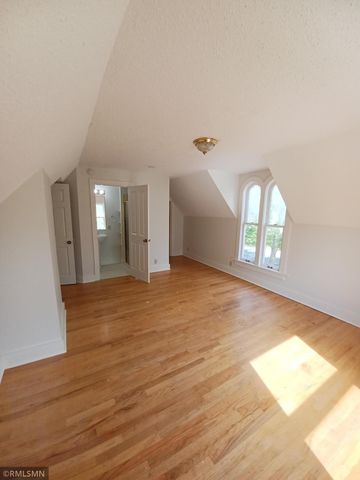 318 6th Street E, Northfield, MN 55057