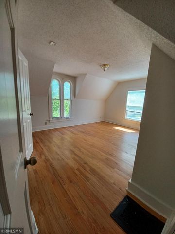 318 6th Street E, Northfield, MN 55057
