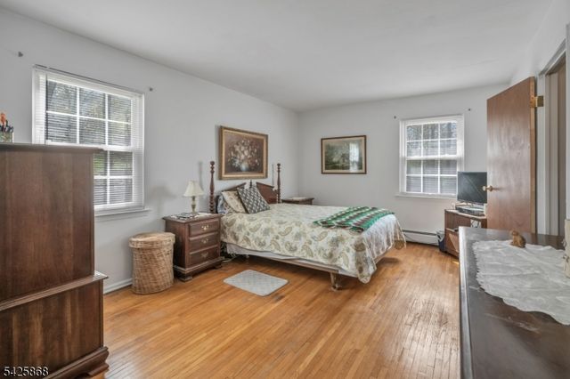 24 Camelot Dr, Mount Olive Twp., NJ 07828