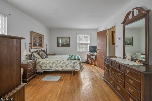 24 Camelot Dr, Mount Olive Twp., NJ 07828