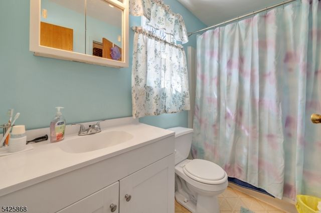 24 Camelot Dr, Mount Olive Twp., NJ 07828