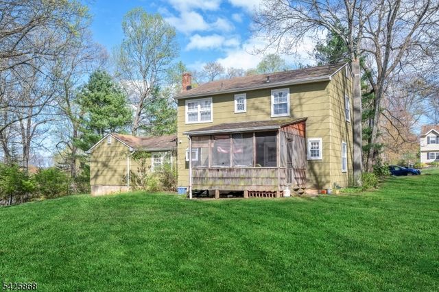24 Camelot Dr, Mount Olive Twp., NJ 07828