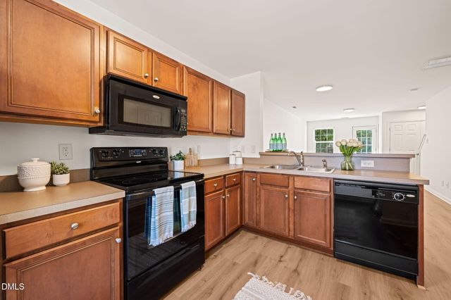5122 Thornton Knoll Way, Raleigh, NC 27616