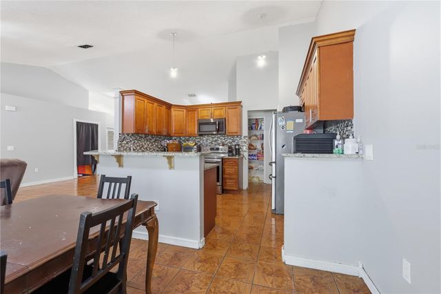 725 W 9TH STREET, Deltona, FL 32725
