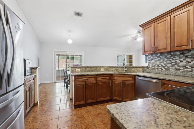 725 W 9TH STREET, Deltona, FL 32725