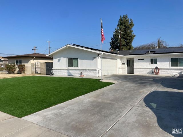 2512 Blackstone Court, Bakersfield, CA 93304