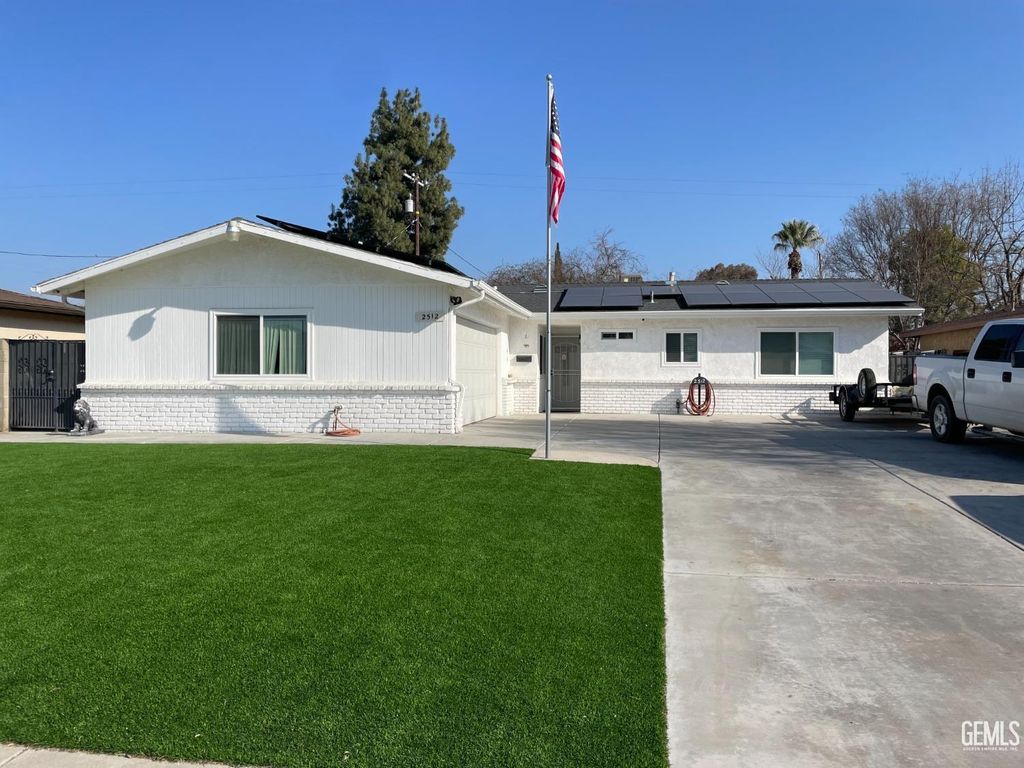 2512 Blackstone Court, Bakersfield, CA 93304