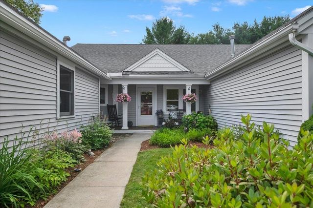 16 Clover Dr Unit 8D, Essex, VT 05452