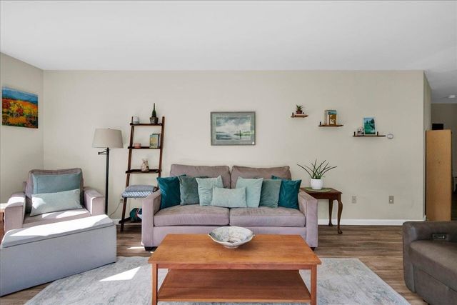 16 Clover Dr Unit 8D, Essex, VT 05452
