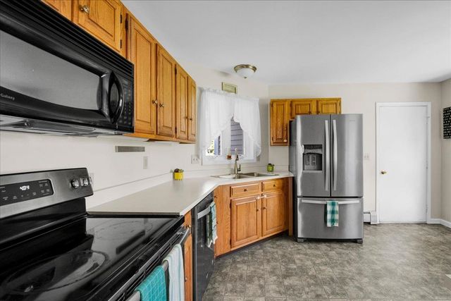 16 Clover Dr Unit 8D, Essex, VT 05452