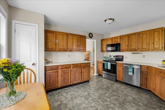 16 Clover Dr Unit 8D, Essex, VT 05452