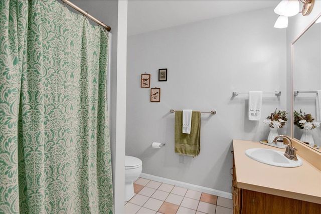16 Clover Dr Unit 8D, Essex, VT 05452