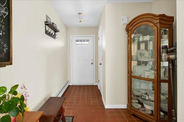 16 Clover Dr Unit 8D, Essex, VT 05452