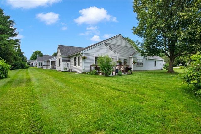 16 Clover Dr Unit 8D, Essex, VT 05452