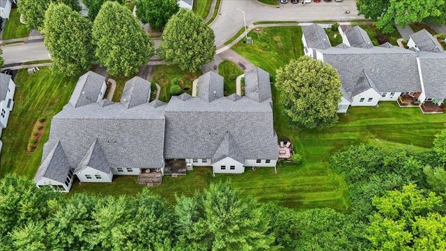 16 Clover Dr Unit 8D, Essex, VT 05452