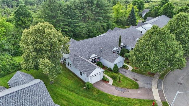 16 Clover Dr Unit 8D, Essex, VT 05452
