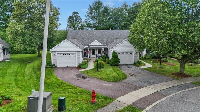 16 Clover Dr Unit 8D, Essex, VT 05452