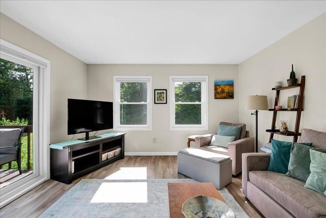 16 Clover Dr Unit 8D, Essex, VT 05452