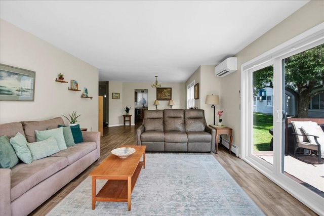 16 Clover Dr Unit 8D, Essex, VT 05452