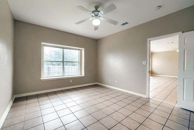 21501 Boggy Ford RD B, Lago Vista, TX 78645