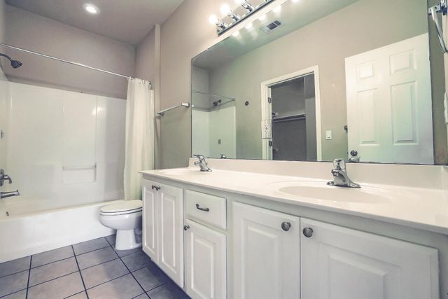 21501 Boggy Ford RD B, Lago Vista, TX 78645