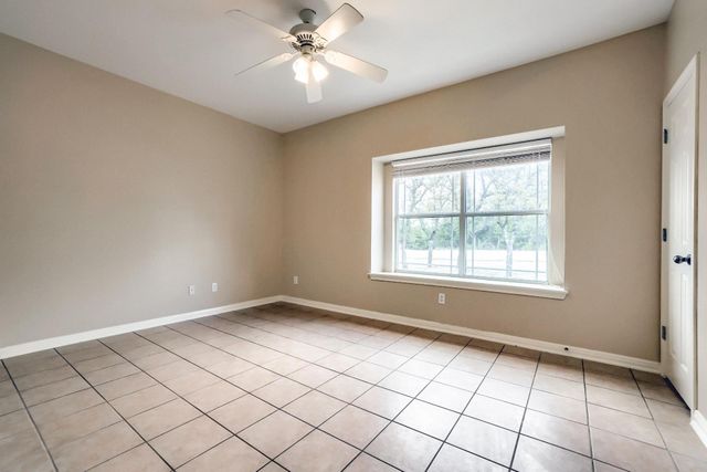 21501 Boggy Ford RD B, Lago Vista, TX 78645