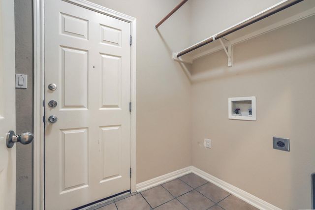 21501 Boggy Ford RD B, Lago Vista, TX 78645