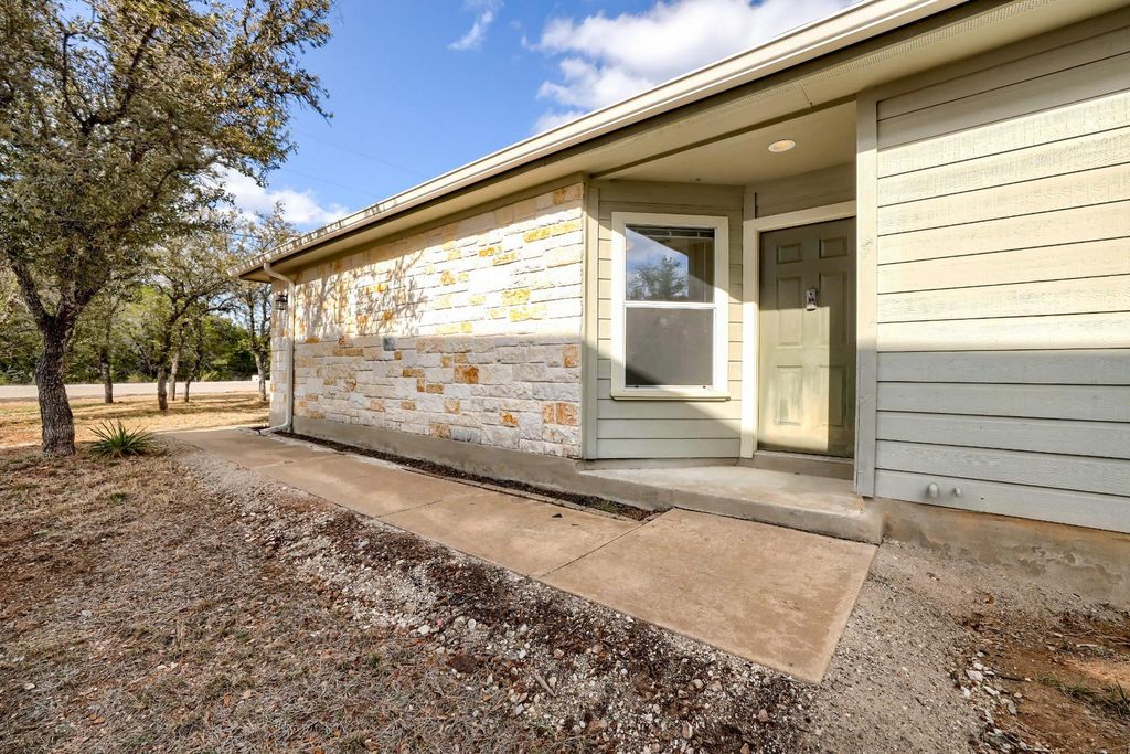 21501 Boggy Ford RD B, Lago Vista, TX 78645