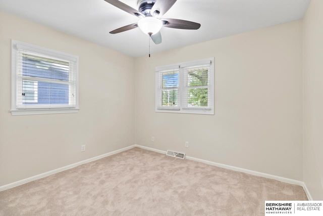 516 S 130th Street, Omaha, NE 68154