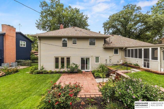 516 S 130th Street, Omaha, NE 68154