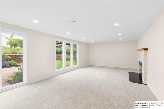 516 S 130th Street, Omaha, NE 68154