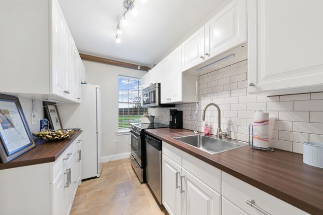 10419 W Hidden Lake Lane, Richmond, TX 77406