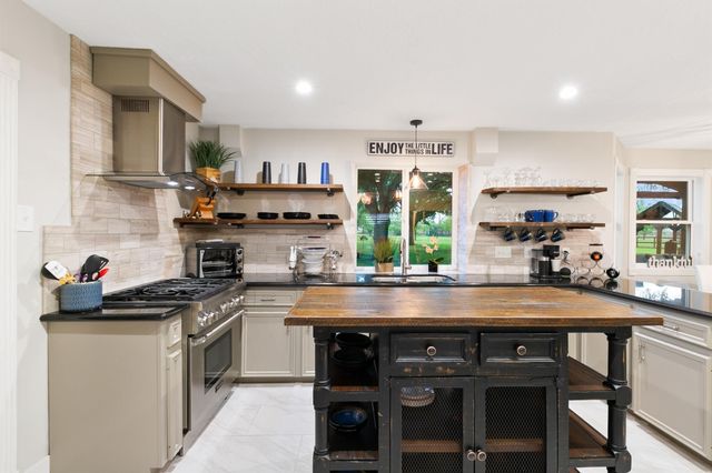 10419 W Hidden Lake Lane, Richmond, TX 77406