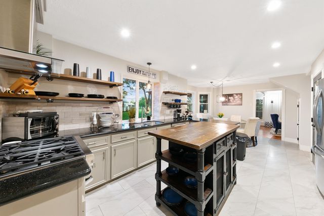 10419 W Hidden Lake Lane, Richmond, TX 77406