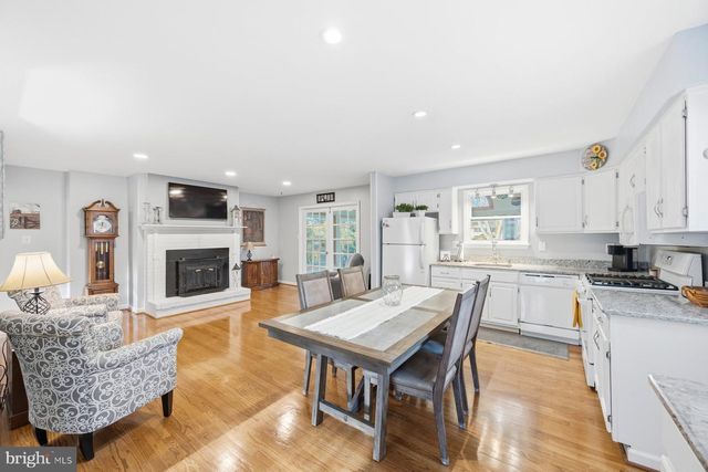 5823 DALE DR, Eldersburg, MD 21784