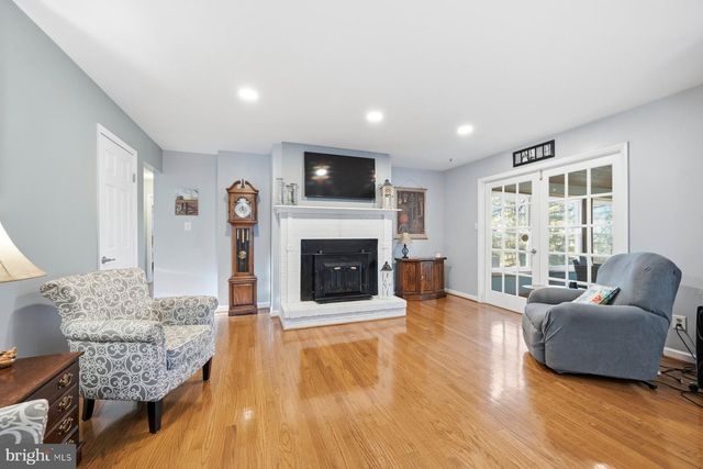 5823 DALE DR, Eldersburg, MD 21784