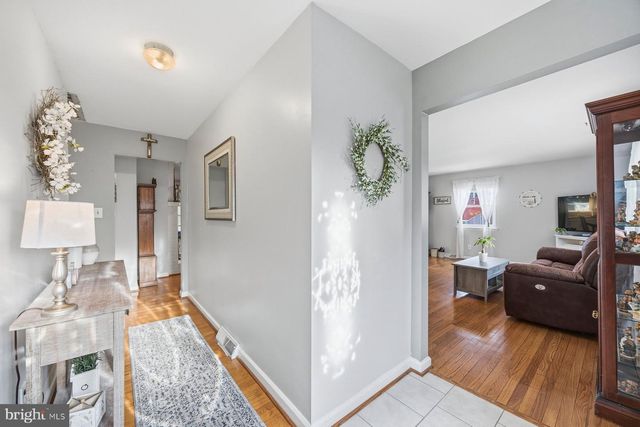 5823 DALE DR, Eldersburg, MD 21784