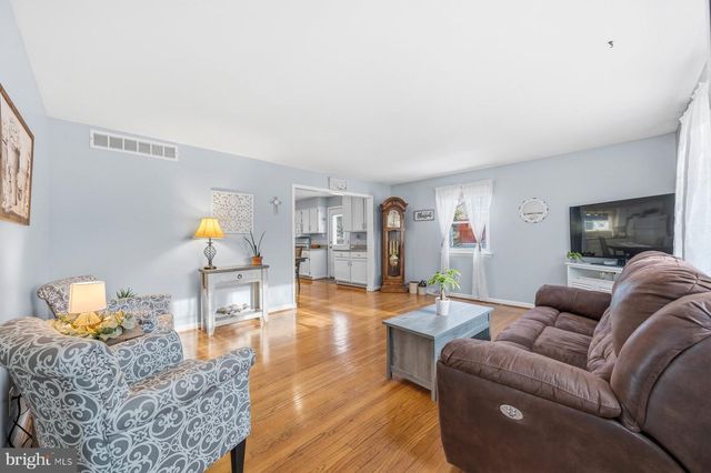 5823 DALE DR, Eldersburg, MD 21784