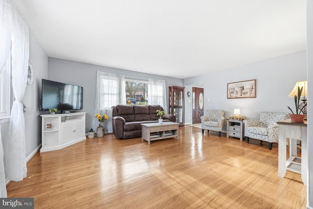 5823 DALE DR, Eldersburg, MD 21784