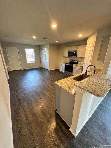 7618 CAPSTONE RDG, San Antonio, TX 78244