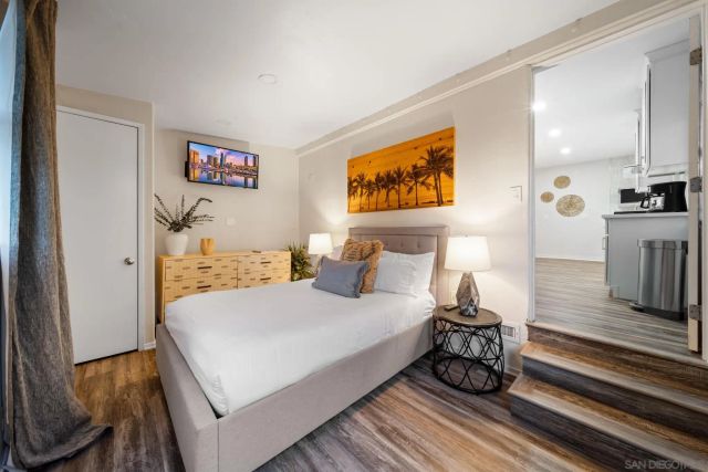 7375 Eads Ave. A, La Jolla, CA 92037