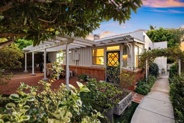 7375 Eads Ave. A, La Jolla, CA 92037
