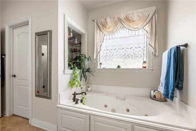 4468 W Lofty Wood Drive, Fayetteville, AR 72704