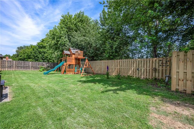 4468 W Lofty Wood Drive, Fayetteville, AR 72704