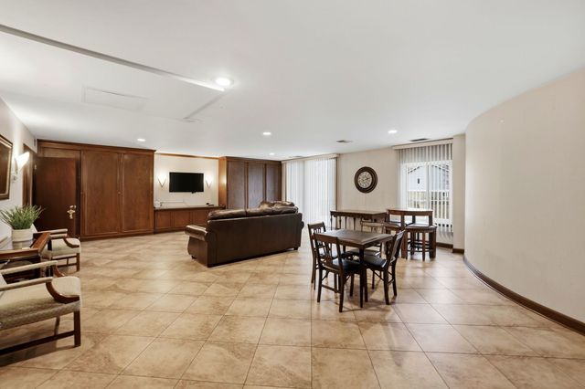 190 S Wood Dale Road 200, Wood Dale, IL 60191